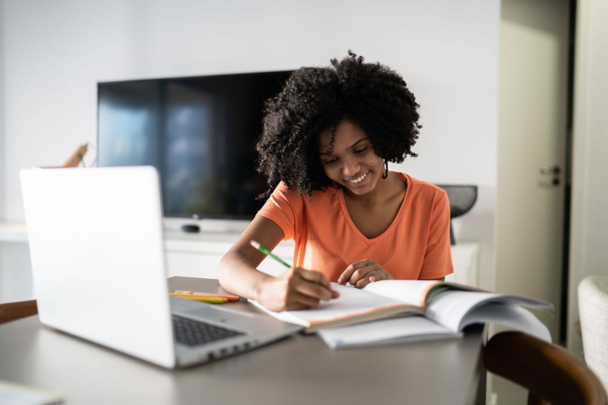 Universidade Zumbi dos Palmares lança plataforma de cursos gratuitos