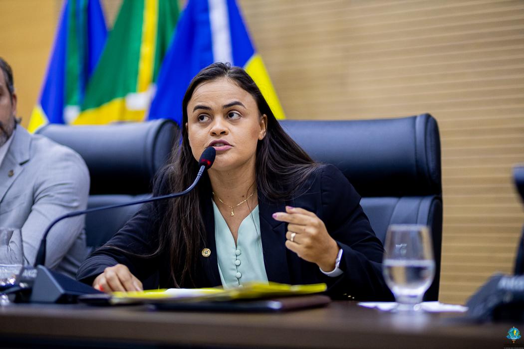 Deputada Dra. Taíssa vota favoravelmente a projeto que garante segurança jurídica e proteção social em Rondônia