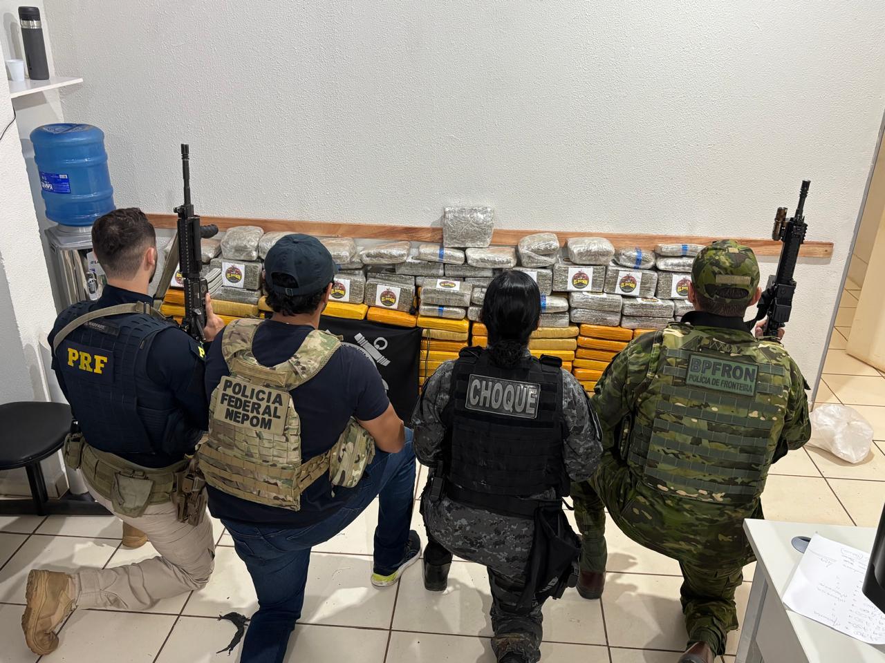 PRF apreende mais de 400 kg de droga em ação conjunta com a PMRO, PF, o Canil do BPChq e o CRP I