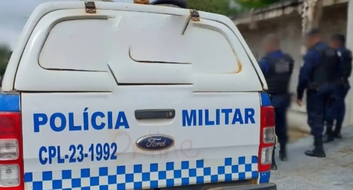 Assaltantes fingem ser membros de facção para roubar casal no Espaço Alternativo