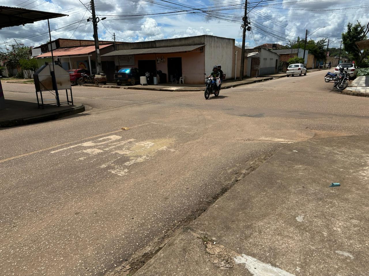 Vereador Edimilson Dourado solicita e prefeitura inicia reforço na sinalização viária