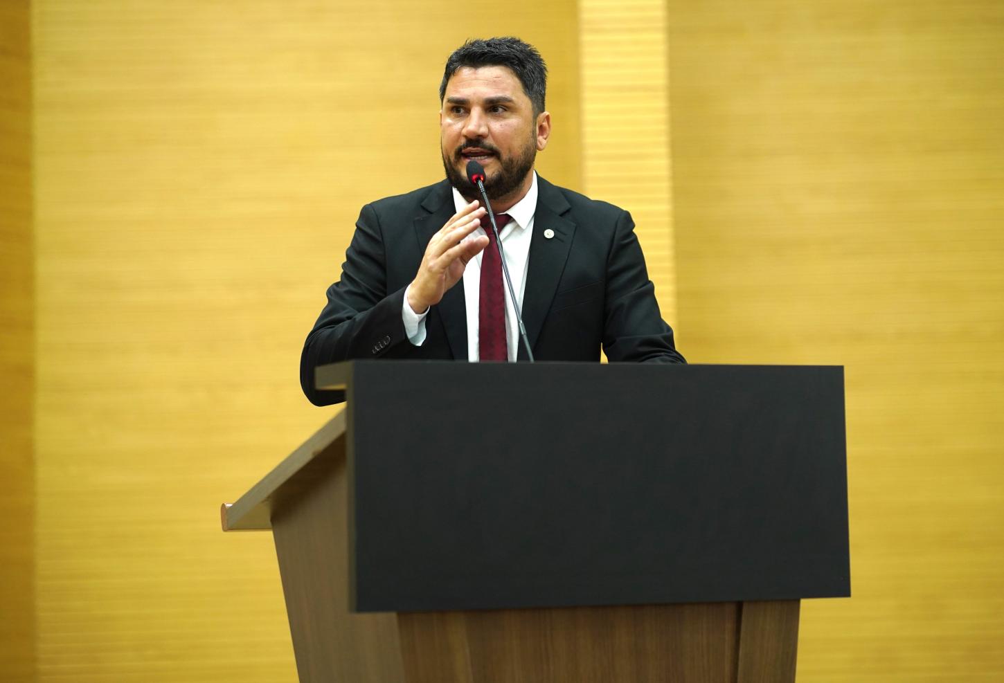 Jean Mendonça anuncia investimento de mais de R$ 8 milhões para a educação em Pimenta Bueno