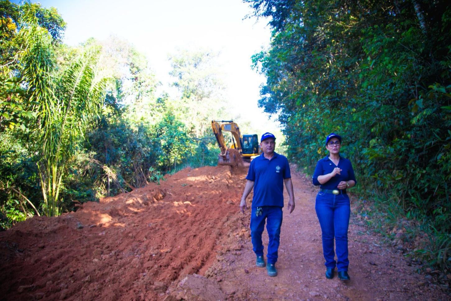 Rosangela Donadon acompanha início de obra de mais de R$ 1 milhão para recuperação da Linha 115 Chafariz, Farinheira e São Lourenço em Vilhena