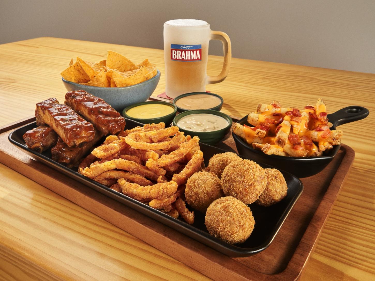 Outback aposta em transmissões ao vivo, rodízio especial e delivery para reunir torcedores em Porto Velho