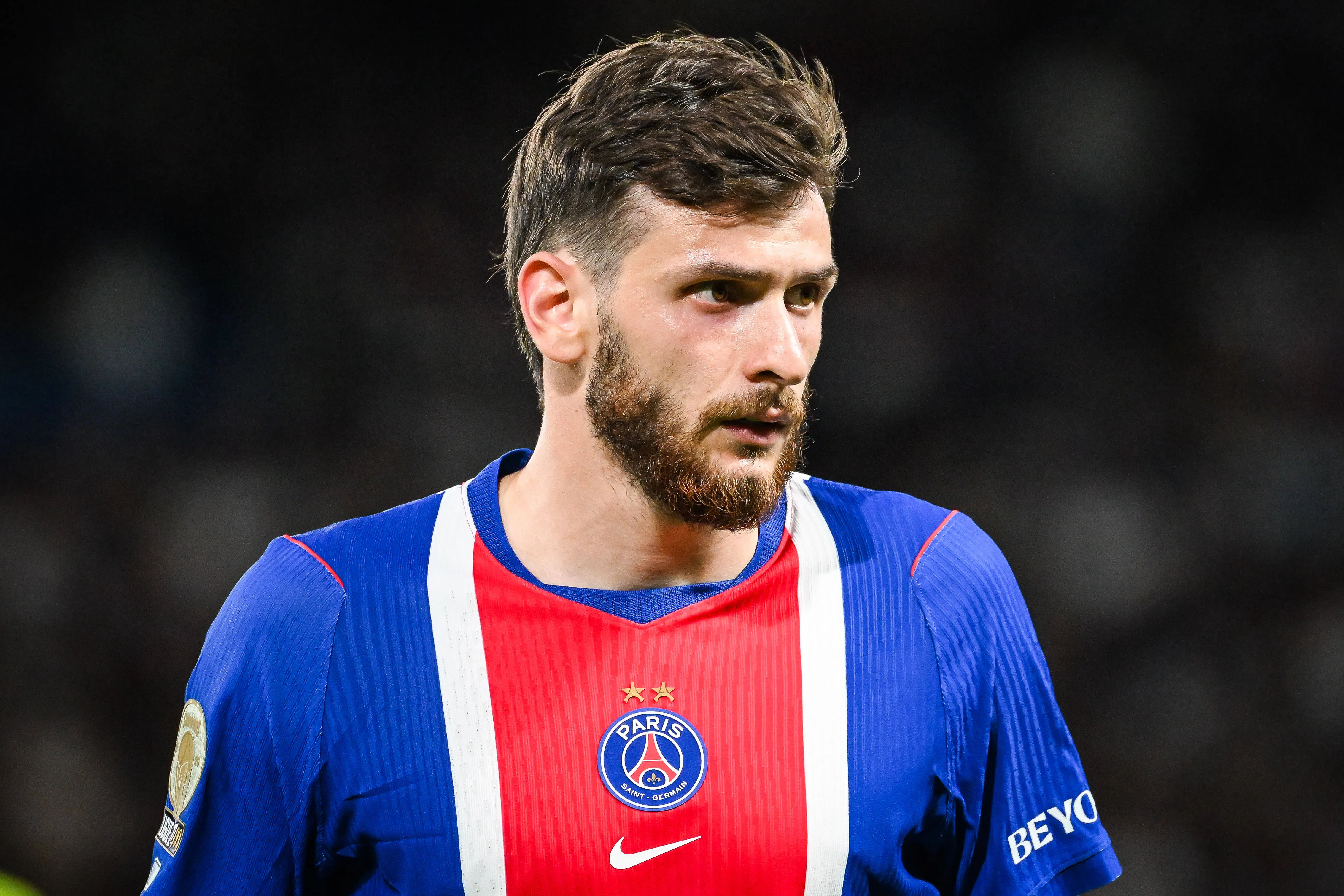 Ex-Ajax: ‘Comparávamos ele ao Kvaratskhelia. Pode se tornar tão importante quanto no PSG’